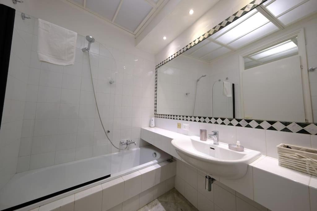 Apartamento Costasangiorgio 2bdr 2bth